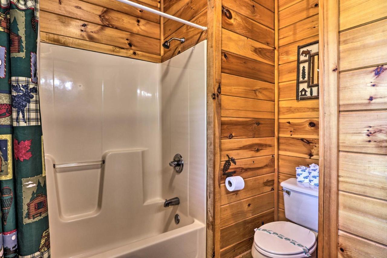 Pigeon Forge Getaway With Covered Patio And Hot Tub! Exterior photo