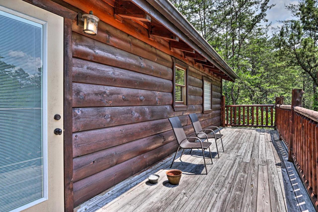 Pigeon Forge Getaway With Covered Patio And Hot Tub! Exterior photo