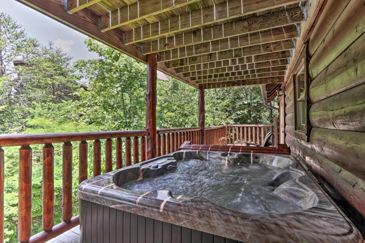Pigeon Forge Getaway With Covered Patio And Hot Tub! Exterior photo