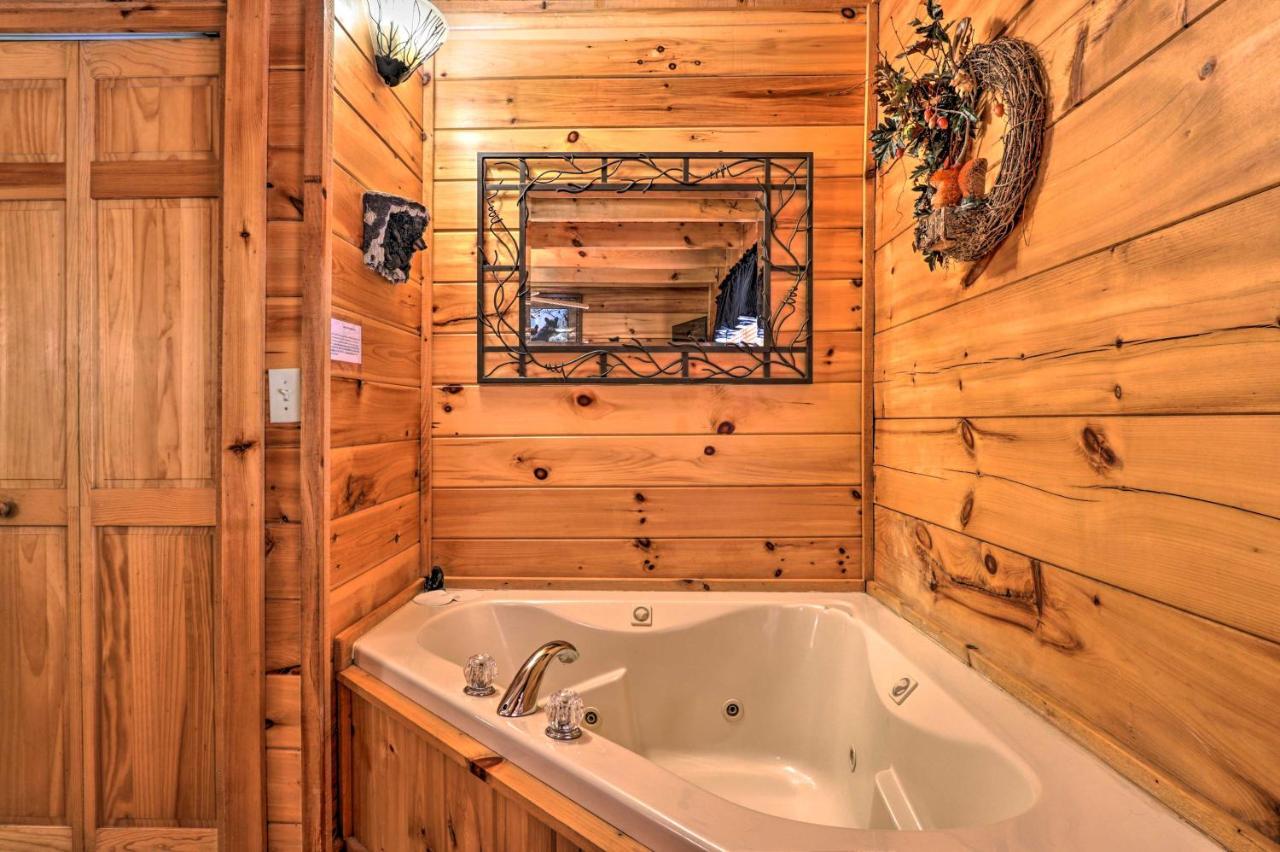 Pigeon Forge Getaway With Covered Patio And Hot Tub! Exterior photo
