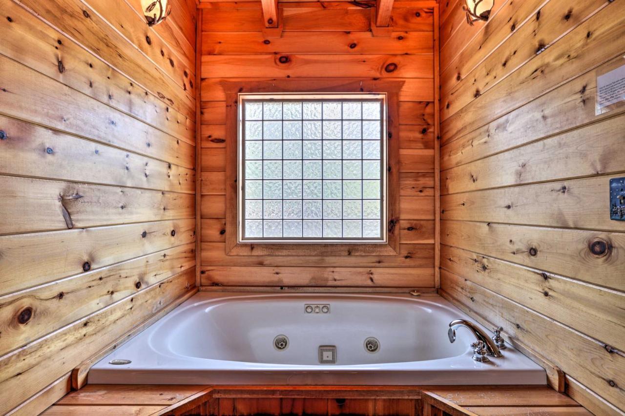 Pigeon Forge Getaway With Covered Patio And Hot Tub! Exterior photo
