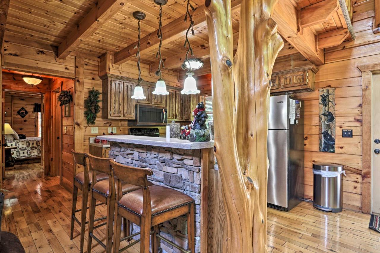 Pigeon Forge Getaway With Covered Patio And Hot Tub! Exterior photo